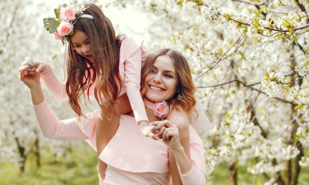 Pollen allergy (allergic rhinitis) is a seasonal enemy you can protect yourself against